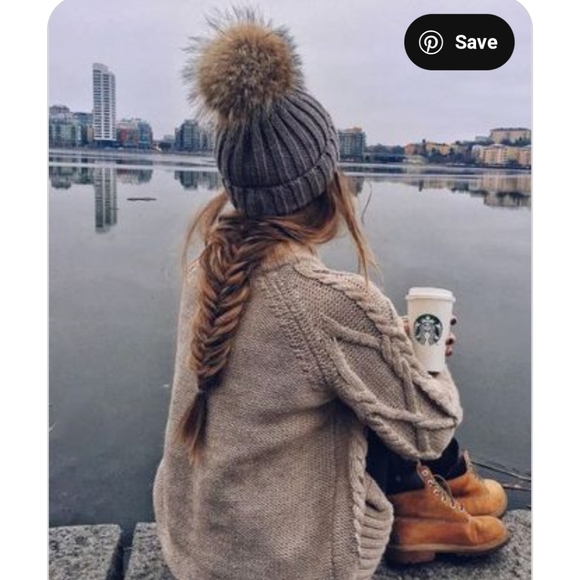 HOST PICK x2 Mustard pom beanie - Picture 6 of 7